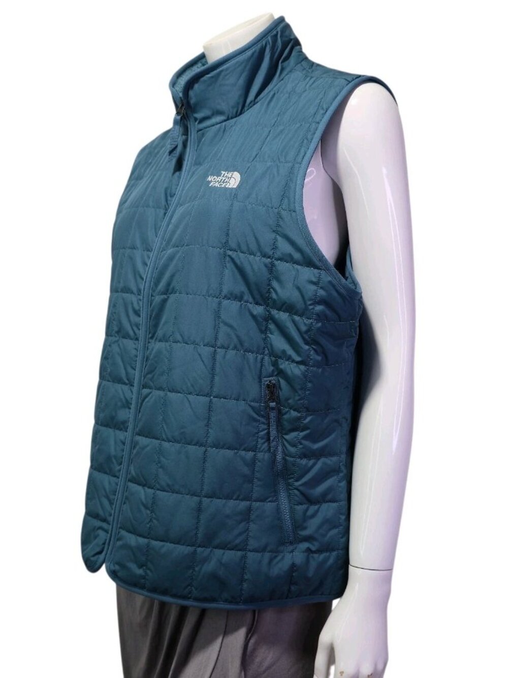 The North Face Lightweight Vest For Shoulder Seasons and Layering Women's XL